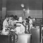L’équipe de la cuisine à Montfort dans les années 1960