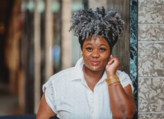 « Pour être capable de vivre et non de survivre » Femme noire qui sourit