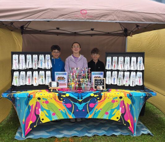 Des jeunes triplets entrepreneurs à Montfort