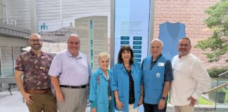 Une vitrine met l’Association des bénévoles à l’honneur
